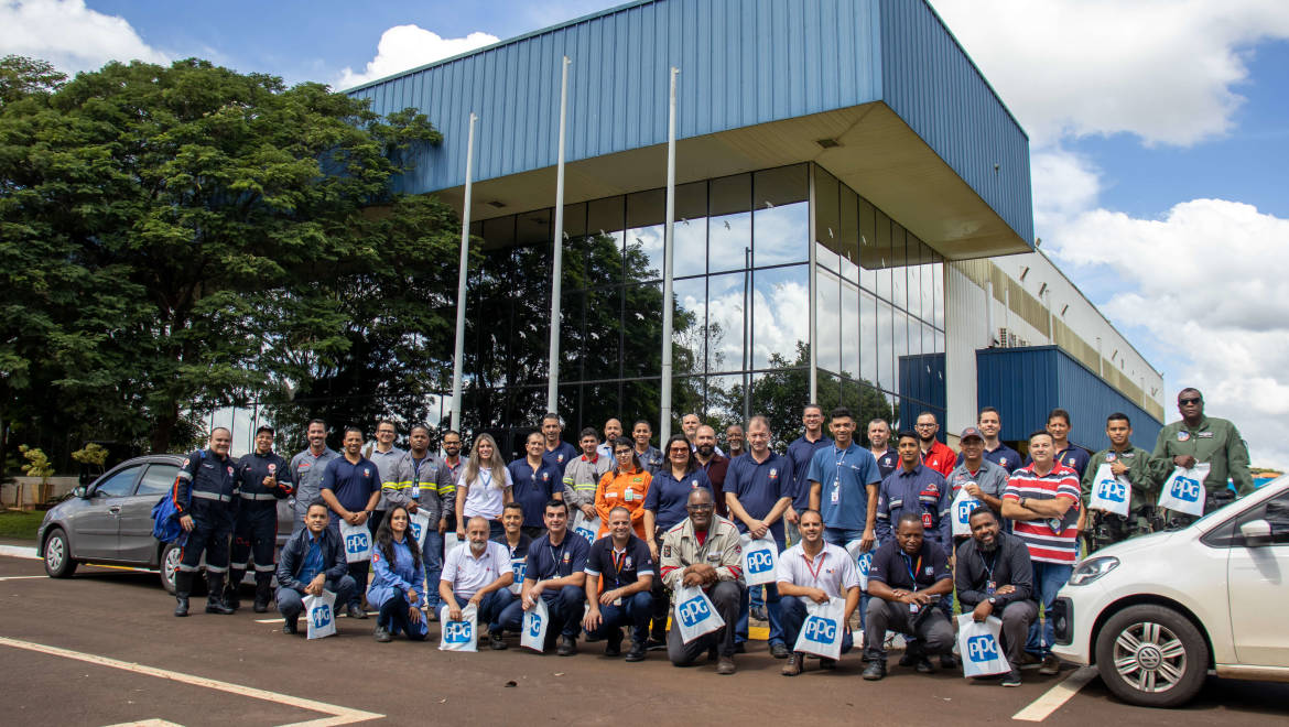 Reunião Rinem Campinas realizada na empresa PPG do Brasil com breve treinamento ministrado pelo SAMU sobre colar cervical