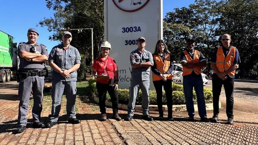 Simulado de Emergências Químicas na Bann Química